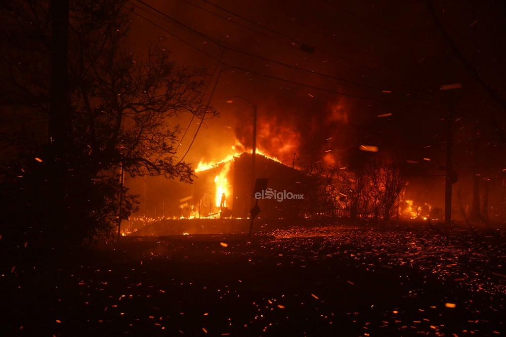 Según el Servicio Meteorológico Nacional, grandes áreas del área de Los Ángeles están bajo riesgo extremo de incendio forestal del 7 al 8 de enero debido a los fuertes vientos y las condiciones secas.