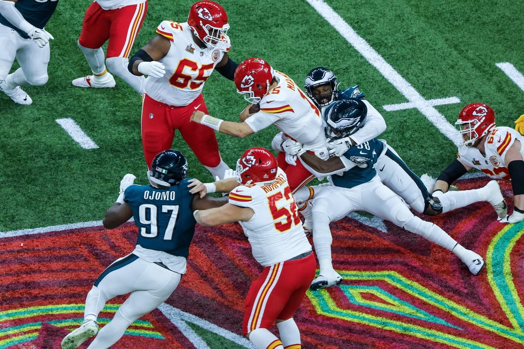 La edición del Super Bowl 59 se llevó a cabo este domingo 9 de febrero, partido donde solamente se presentó un equipo y fueron nada más ni nada menos que los Eagles de Filadelfia, conjunto que le negó el tricampeonato a Patrick Mahomes y a unos Chiefs que mostraron más deficiencias que virtudes en el magno evento de la NFL.