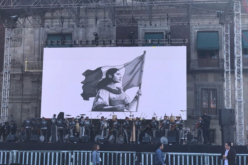 Claudia Sheinbaum ofrece mensaje en el Zócalo tras exención de aranceles