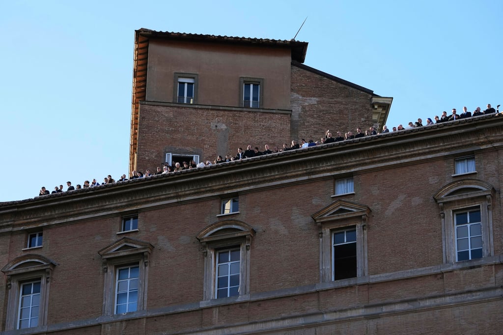 Habemus papam: Humo blanco en el Vaticano, Iglesia Católica tiene nuevo papa