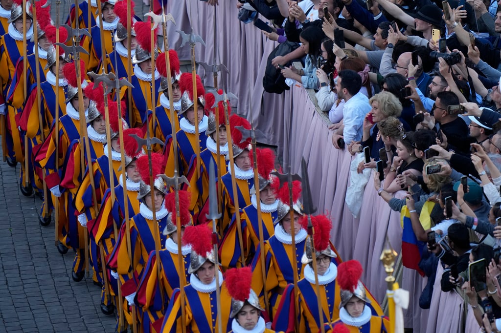 Habemus papam: Humo blanco en el Vaticano, Iglesia Católica tiene nuevo papa