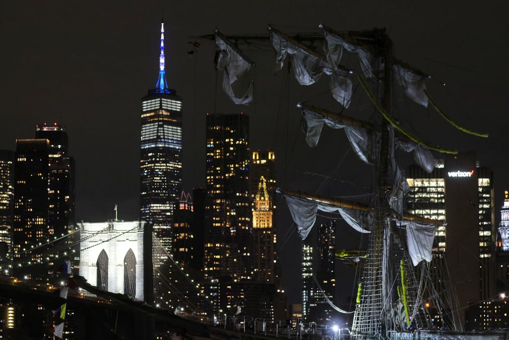 Choque del Buque Cuauhtémoc contra el puente de Brooklyn en Nueva York