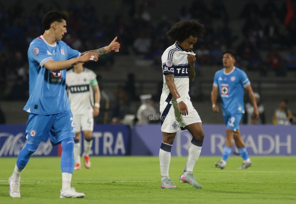Cruz Azul goleó este domingo por 5-0 al Vancouver Whitecaps canadiense para ganar el título de la Copa de Campeones de la Concacaf, su séptimo título en el torneo.