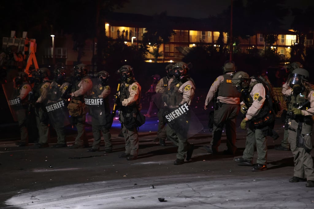 Trump culpa a la 'izquierda radical' de instigar y financiar las protestas de Los Ángeles