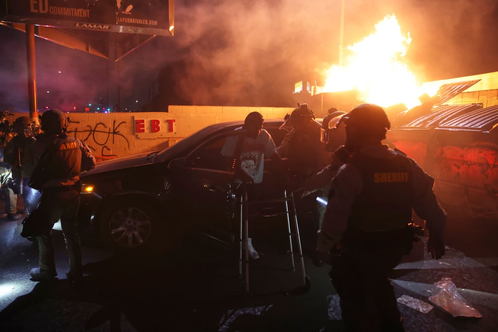 Trump culpa a la 'izquierda radical' de instigar y financiar las protestas de Los Ángeles