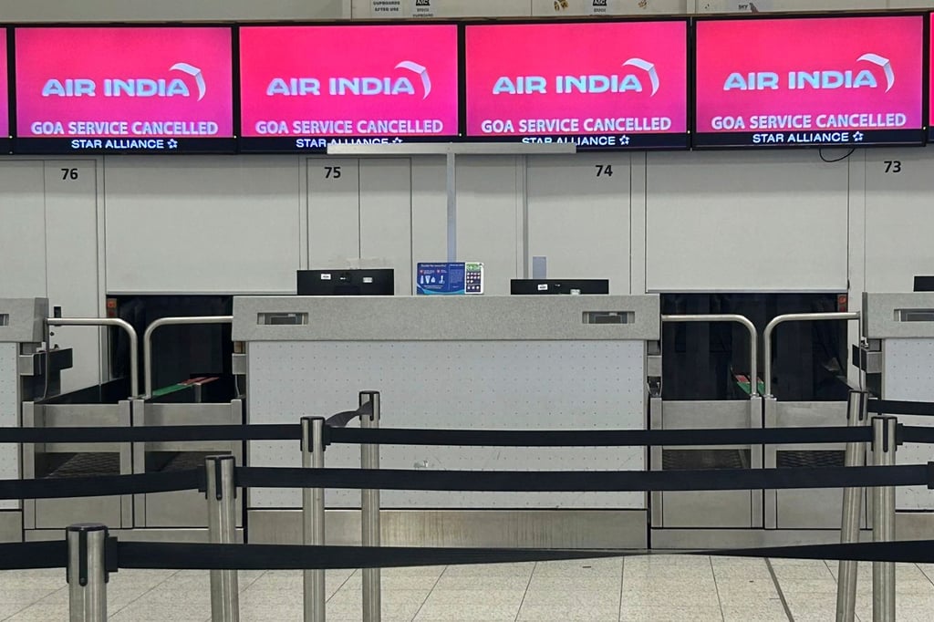 Avión con 242 personas se estrella contra residencia estudiantil en la India