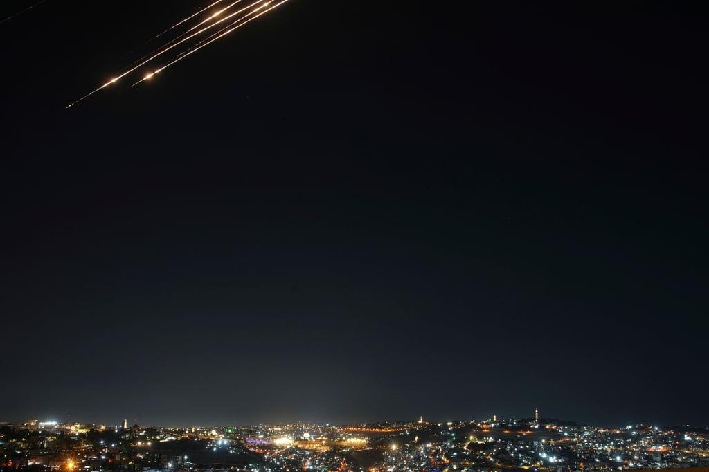 Irán contraataca a Israel tras asesinato de altos mandos militares y científicos