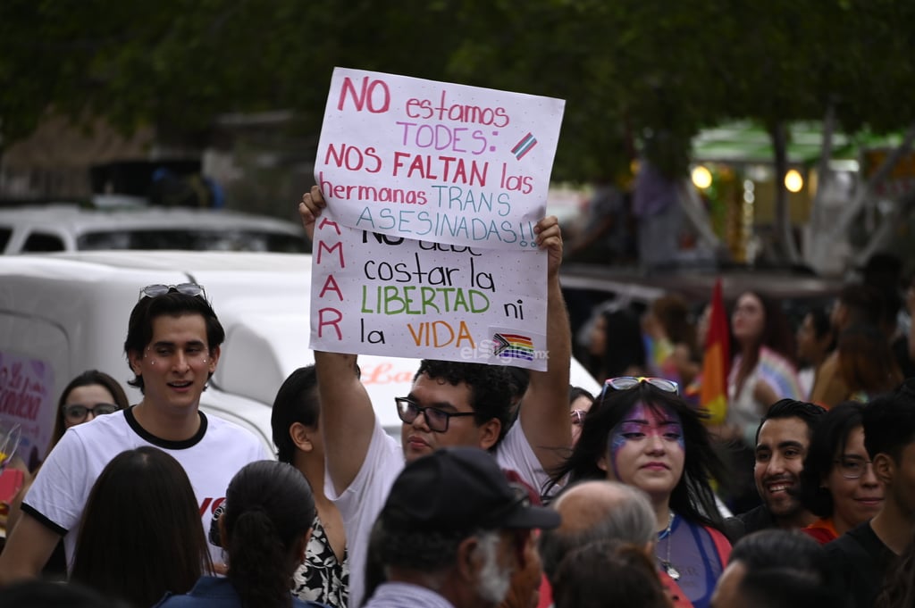 Cientos toman las calles para celebrar el Día del Orgullo LGBTI Cientos toman las calles para celebrar el Día del Orgullo LGBTI