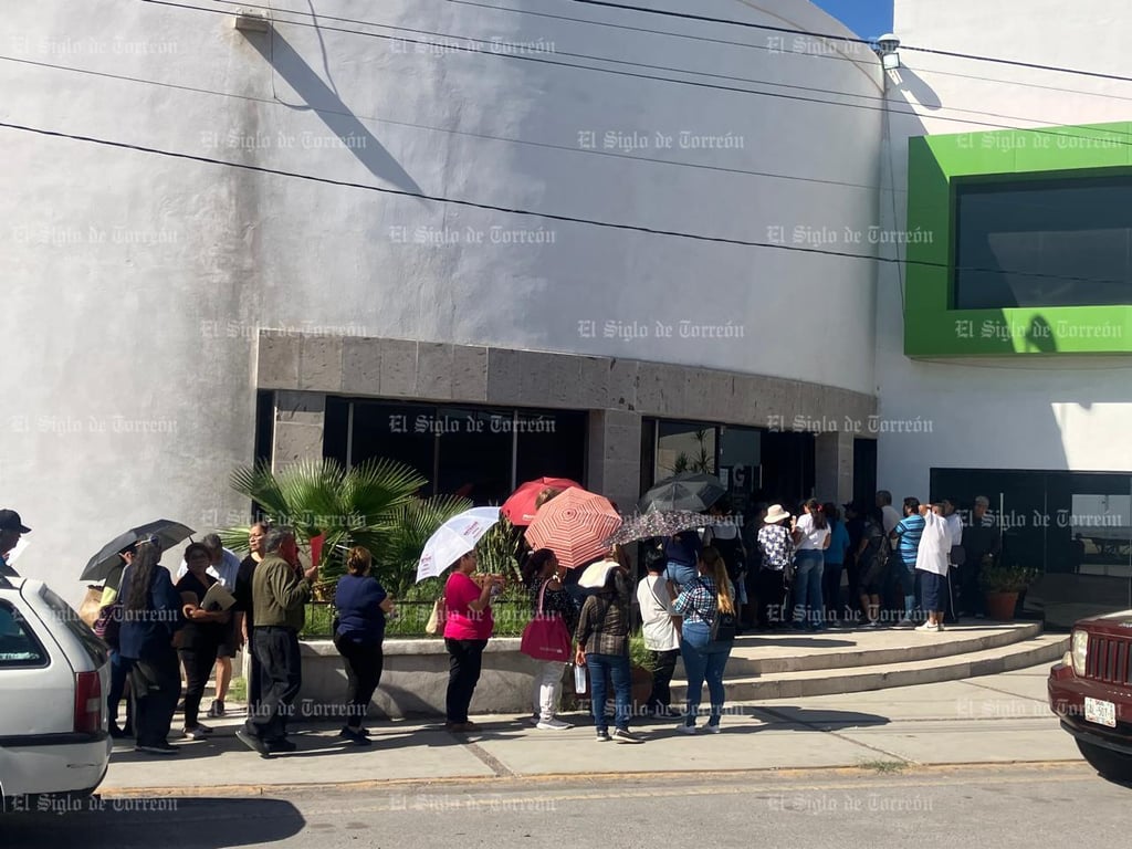 Abarrotan primer día de registro de la Pensión Mujeres Bienestar Abarrotan primer día de registro de la Pensión Mujeres Bienestar