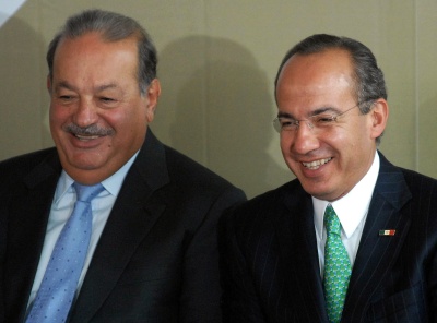 Fuentes del Gobierno confirmaron que Felipe Calderón se comunicó con el presidente Rafael Correa para que desistiera de retirar la concesión a Porta, filial de América Móvil, propiedad de Carlos Slim. (Archivo)
