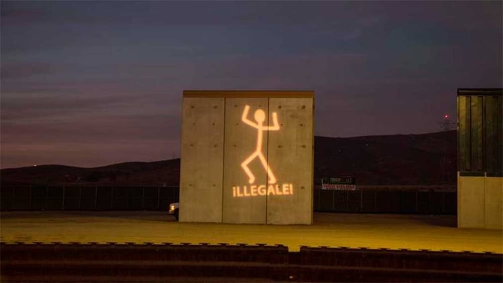Imagen. Artistas emplean el juego de palabras: '¡Llégale!', pero se parece a la palabra 'ilegal'. (ESPECIAL)