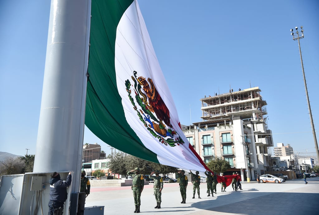 Conmemoran en Plaza Mayor de Torreón la promulgación de la Constitución de 1917. (EL SIGLO DE TORREÓN)