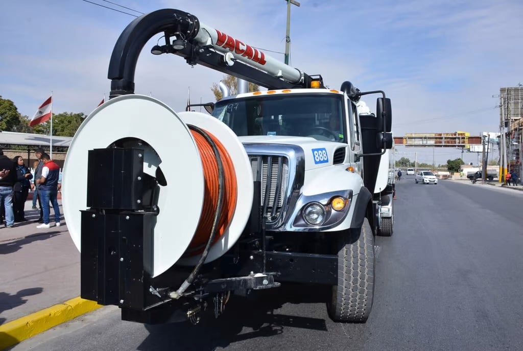 De los 5 camiones Vactor de Simas Torreón solamente 1 se encuentra operando actualmente.