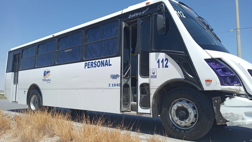 El carromato en el que viajaban fue impactado por un camión de transporte de personal.