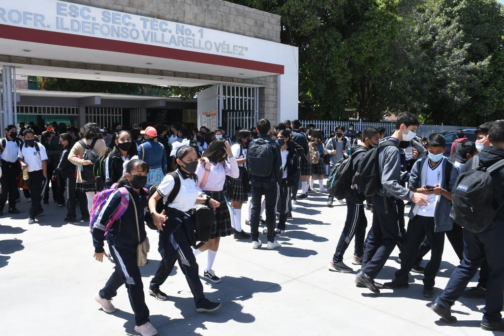 Autoridades escolares están buscando a más de 5,400 jóvenes que no concretaron su preinscripción para iniciar con sus estudios de nivel secundaria en toda la entidad.