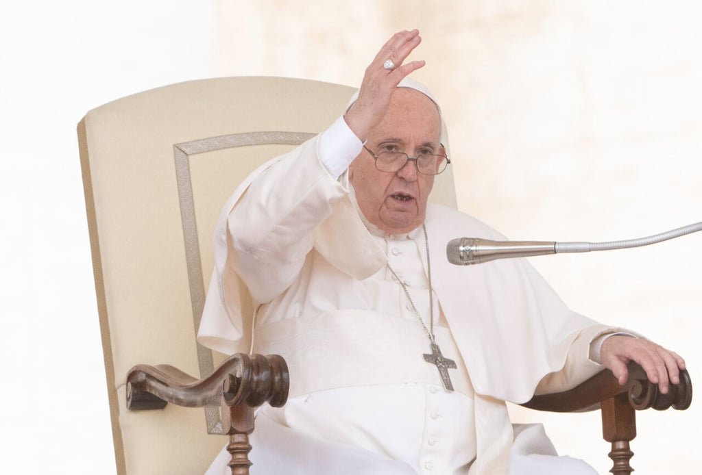 El pontífice mencionó lo que le diría a un católico que haya sido rechazado por la Iglesia por su orientación sexual. (ARCHIVO)