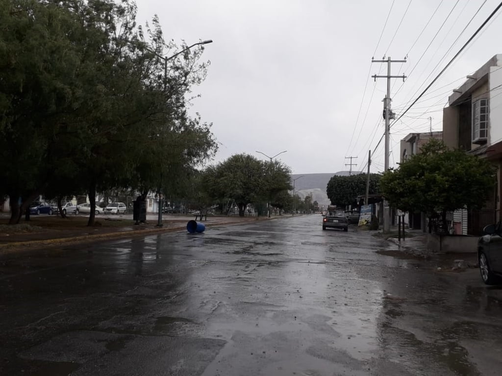 Pese a la lluvia ligera que se ha registrado, sigue la onda de calor en la Comarca Lagunera.