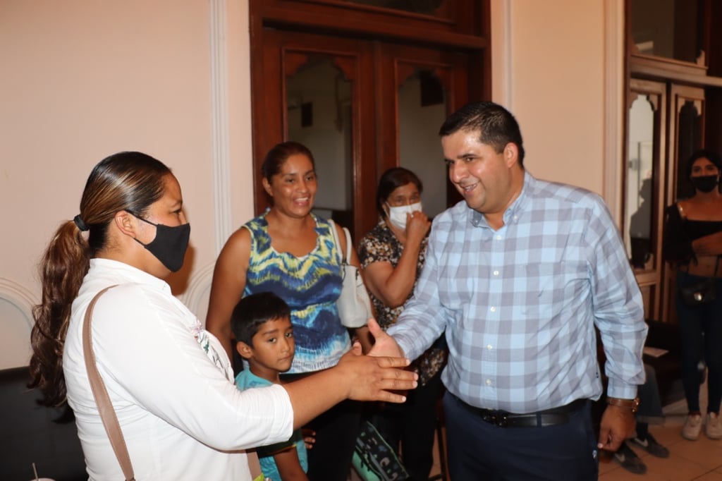 Celebró que junto al virtual gobernador de Durango trabajará en los proyectos prioritarios. (EL SIGLO DE TORREÓN)
