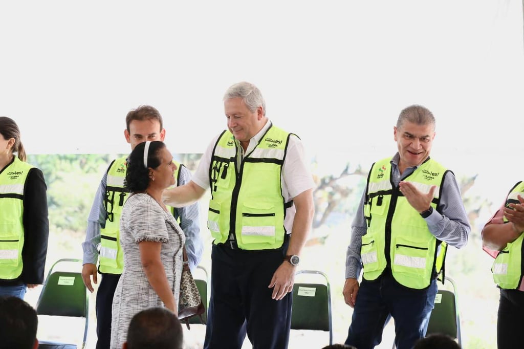 La obra contempla la construcción de 6 mil metros cuadrados con dos carriles, banquetas, alumbrado y drenaje pluvial.