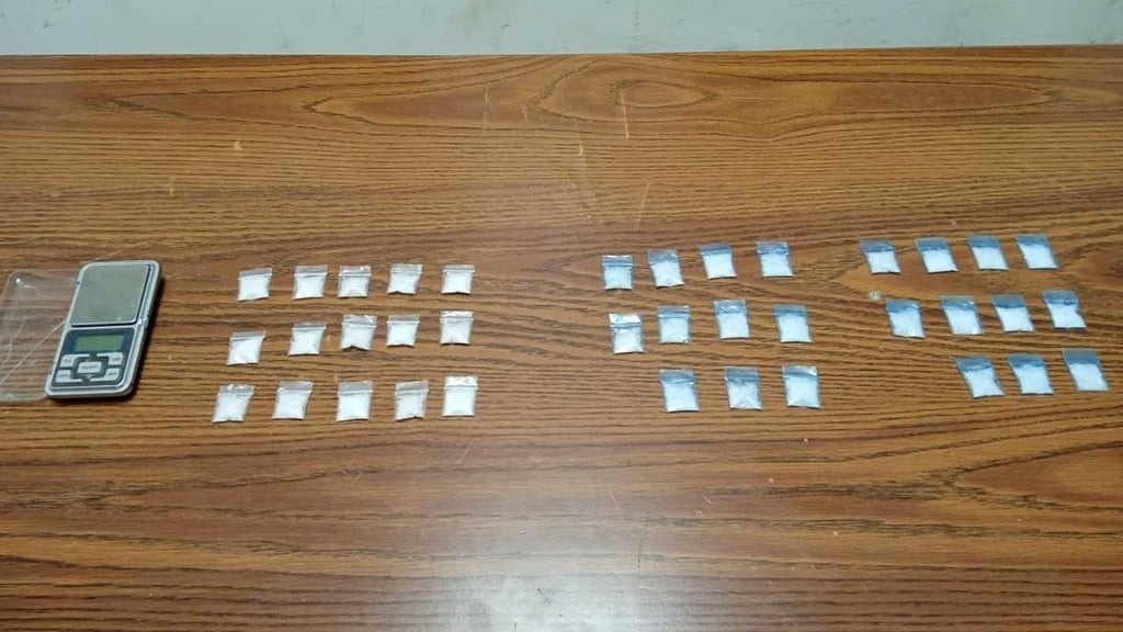 Detuvieron a tres hombres por posesión de 37 dosis de cristal, fueron asegurados por la Policía Municipal de Torreón.