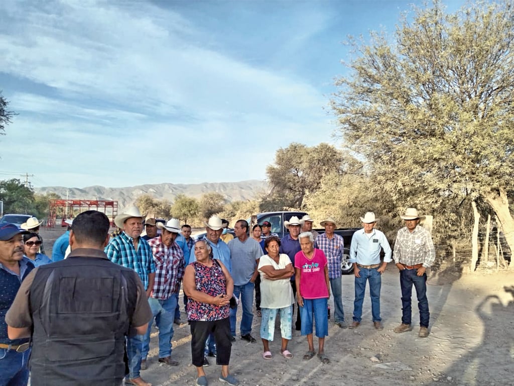 Campesinos que son usuarios del módulo de riego San Jacinto- Jerusalén protestaron en la zona de la derivadora en Lerdo.