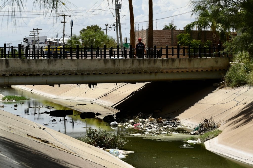 Vuelve problema de aguas malolientes al canal de riego ubicado a la altura de El Tajito. (EL SIGLO DE TORREÓN)