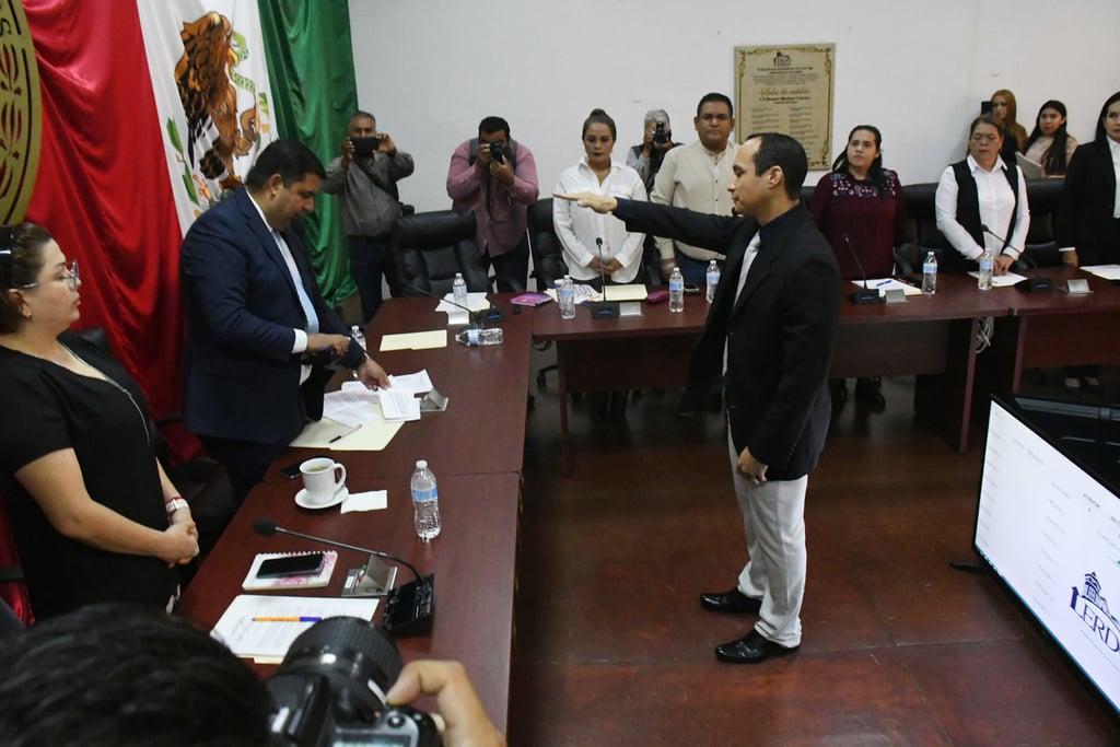 Fue nombrado Jesús Eduardo Lara Urby como nuevo secretario del Ayuntamiento de Lerdo.