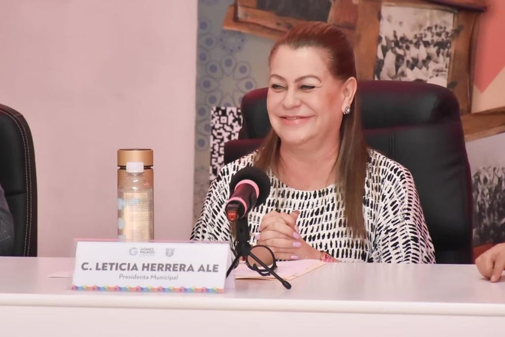 La alcaldesa agradeció el apoyo del taller Sermeca de Fernando Chapa Chávez por su apoyo gratuito. (EL SIGLO DE TORREÓN)