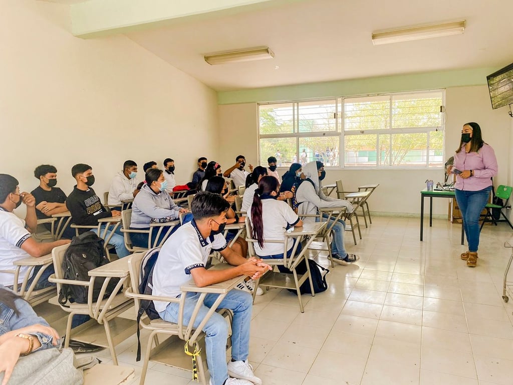 El nuevo director también externó que a pesar de la pandemia se logró mantener la matrícula de alrededor de 11 mil alumnos. (EL SIGLO DE TORREÓN)