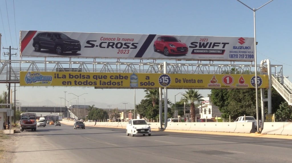 Más de la mitad de los puentes peatonales presentan deficiencias en términos de la normativa. (EL SIGLO DE TORREÓN)