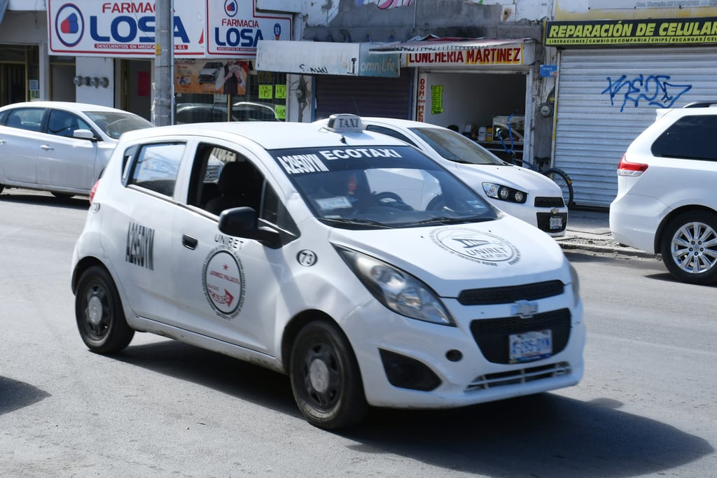 Federación Regional de la CTM detecta una serie de irregularidades en el uso de placas del transporte público de taxis. (FERNANDO COMPEÁN)