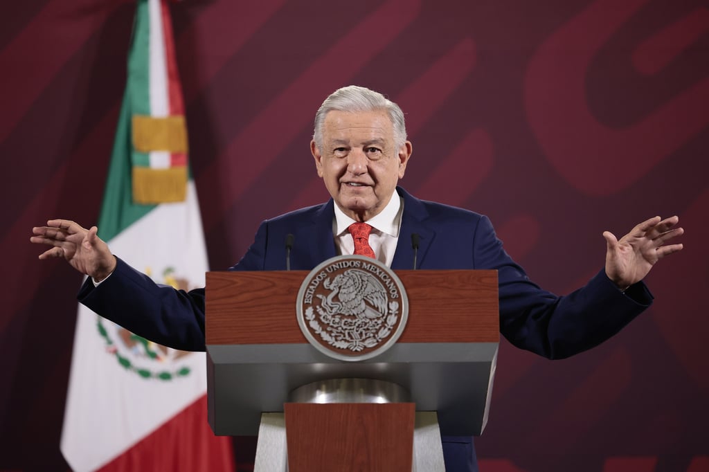 Tal incremento en el salario de los maestros es de un 8.2%, dijo AMLO.