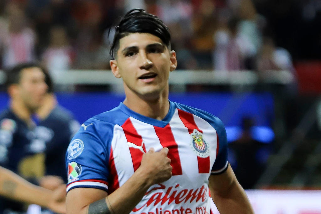 Alan Pulido aclara rumores sobre su regreso a Chivas