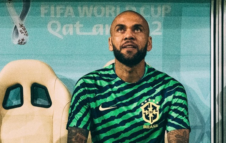 Jueza procesa por agresión sexual a Dani Alves y le reclama 150 mil euros de fianza