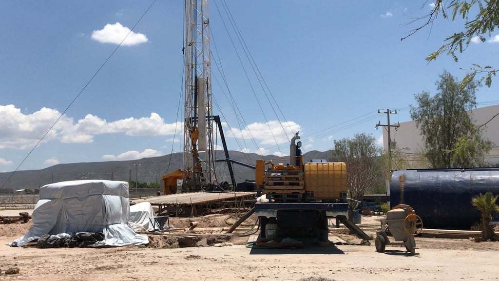 El Simas Torreón inició los trabajos de perforación de un nuevo pozo en la colonia Los Profesionistas.