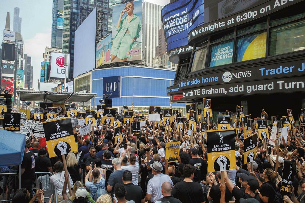 Manifestación organizada por la SAG-AFTRA frente a los estudios Good Morning America en Times Square,
Nueva York.
