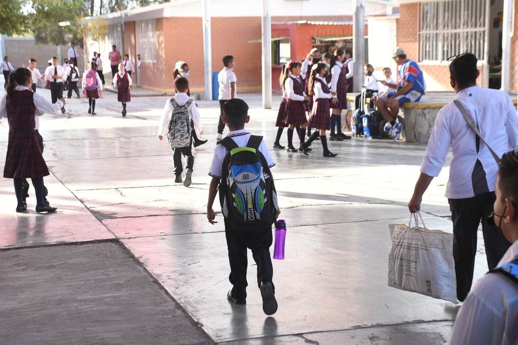 A mediados de este mes iniciará la distribución de la colección de libros de texto 'Coahuila Educa'.