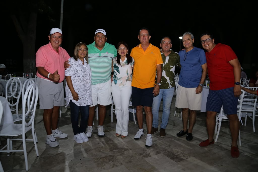 Hugo Garza, Esperanza Rangel, Óscar Medrano, Lily Aguilera, Carlos Rodríguez, Fernando Tavares, Luis Lozano y Víctor Chávez (EL SIGLO DE TORREÓN/ENRIQUE CASTRUITA)