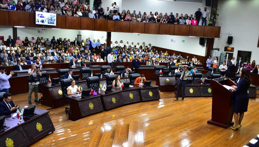 Ahora fue el turno de la titular de Salud acudir al pleno del Congreso para su comparecencia del primer año de gobierno. (EL SIGLO DE DURANGO)