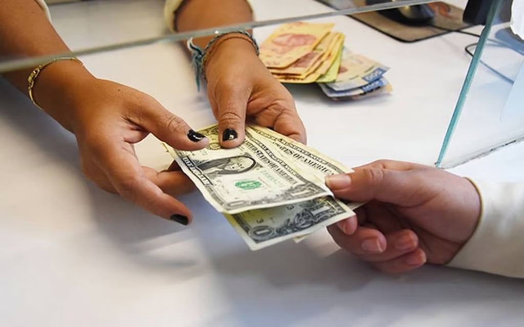 De acuerdo con el Banco de México, en agosto las remesas reflejaron un incremento del 8.6 % en comparación con el mismo mes del 2022. (ARCHIVO)