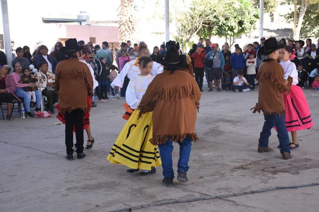 Desde el año pasado el Ayuntamiento retomó la entrega de apoyos a los ejidos para celebrar sus aniversarios. (CORTESÍA)