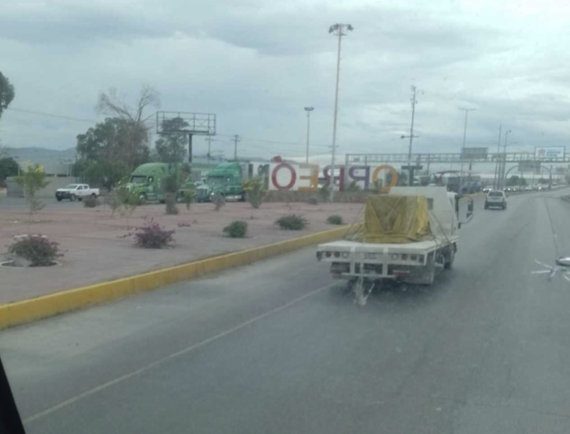 Denuncian traileros extorsión de policías en el retén que se encuentra en la entrada a Torreón, por el periférico.