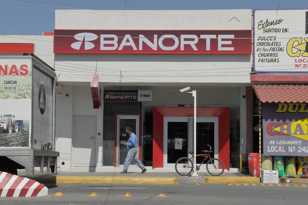 Banorte reportó que el Índice de Morosidad (IMOR) se ubicó en 1.01%, manteniéndose como uno de los más bajos del sistema financiero en el país.
Diferirá Banorte créditos ante impacto del huracán Otis. (ARCHIVO)