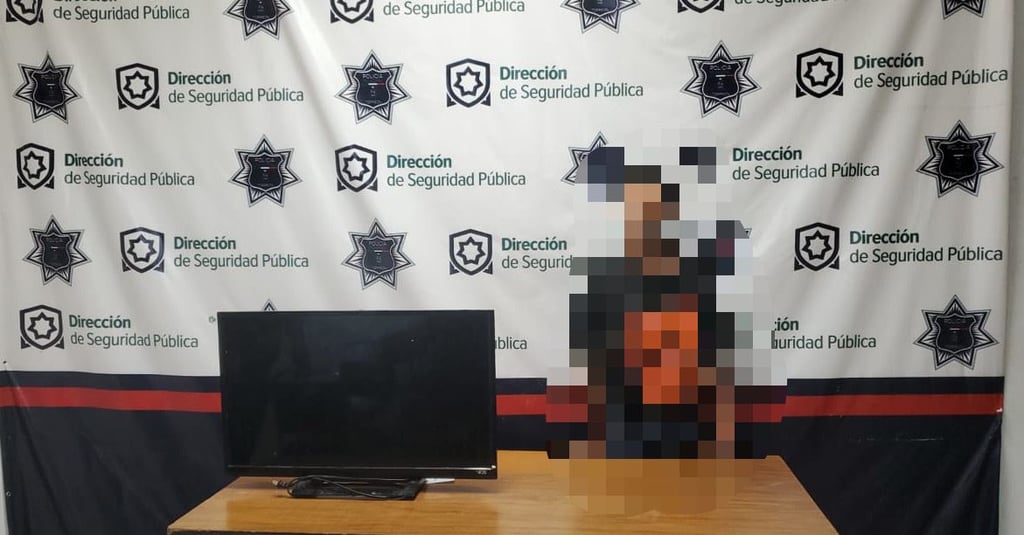Se le notificó su detención y posterior presentación a la Agencia del Ministerio Público. (ESPECIAL)