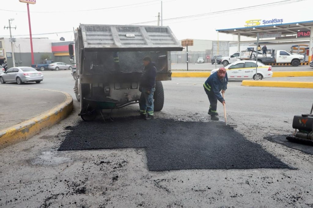 Cuadrillas avanzan de forma simultánea. (ISABEL AMPUDIA)