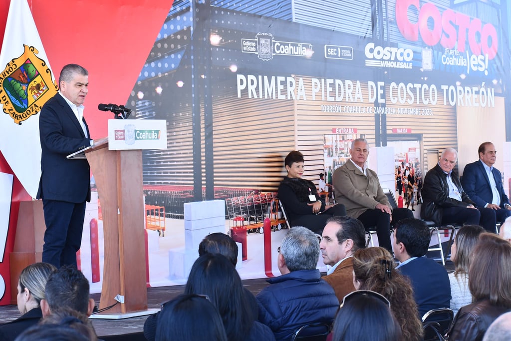 Luego de siete meses del anuncio oficial, ayer se colocó la primera piedra de Costco en Torreón. (FERNANDO COMPEÁN / EL SIGLO DE TORREÓN)