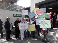 Protestan sindicalizados del ISSSTE por incumplimiento en aguinaldos