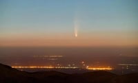 VIDEO: Captan paso de brillante cometa en Zacatecas