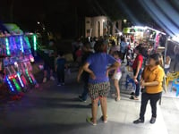 'Ya no aguantamos en la casa', dicen paseantes en la Alameda Zaragoza de Torreón