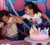 Pelea de niñas se desata en cumpleaños y razón se hace viral